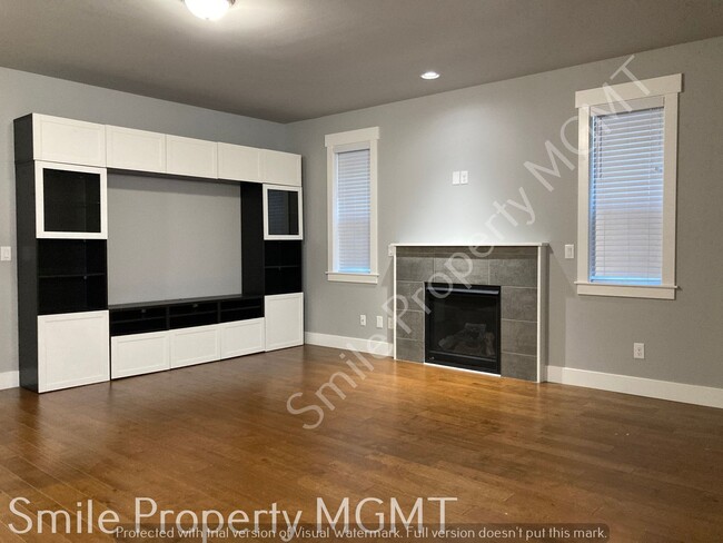 7863 SE Raymond St in Portland, OR - Building Photo - Building Photo