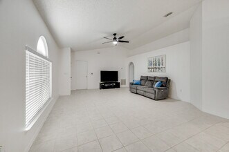 2089 Redwood Cir in Palm Bay, FL - Building Photo - Building Photo