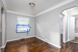 21195 Behrendt Ave in Warren, MI - Building Photo - Building Photo
