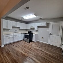 Welcome to this charming 3 bedroom, 2 bath in Olive Branch, MS - Building Photo - Building Photo