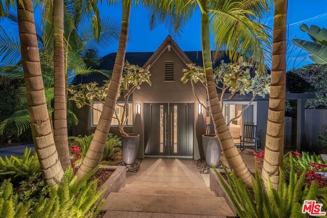 8610 West Dr in Los Angeles, CA - Building Photo - Building Photo