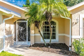 4382 Sunburst Ave in North Port, FL - Building Photo - Building Photo