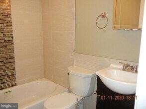 1003 Tasker St-Unit -1 in Philadelphia, PA - Building Photo - Building Photo