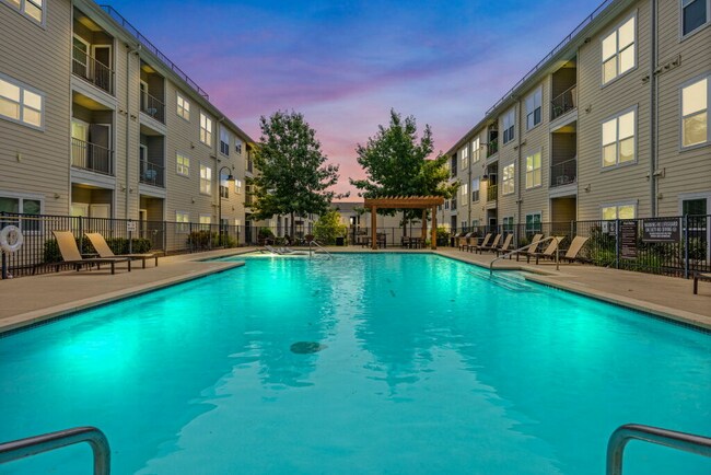 Urban Oaks in Austin, TX - Foto de edificio - Building Photo