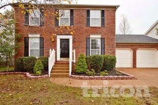 2041 Glastonbury Dr in Franklin, TN - Building Photo