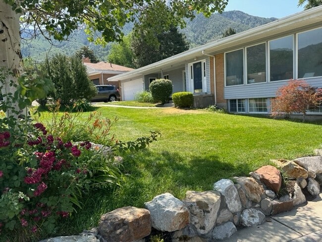 property at 3554 Eastcliff Dr