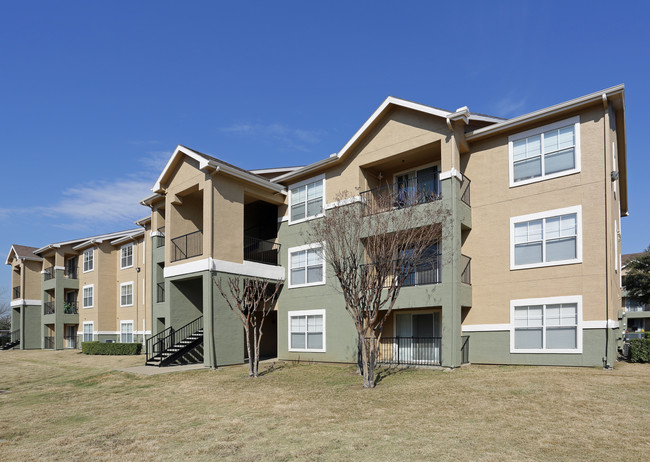 Mayfield Park Apartments in Arlington, TX - Building Photo - Building Photo