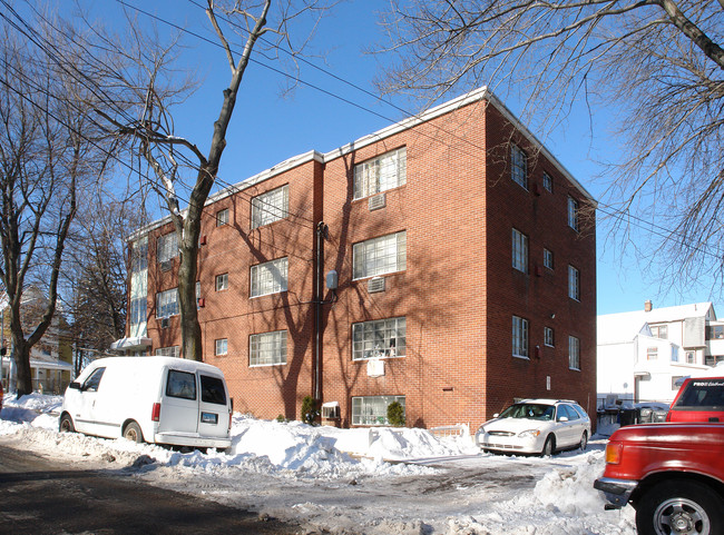 90 Catherine St in Hartford, CT - Foto de edificio - Building Photo