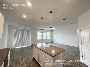 807 Ofanto Wy in Haines City, FL - Foto de edificio - Building Photo