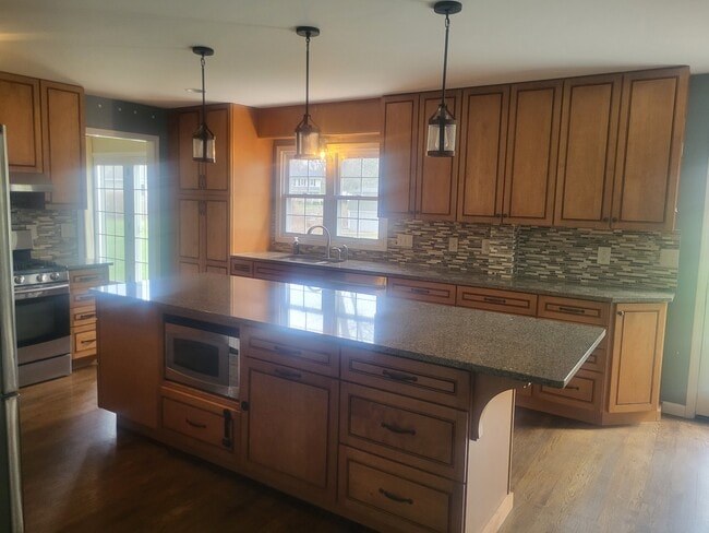 520 Meadowbrook Dr in Adrian, MI - Building Photo - Building Photo