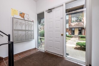 Maplecrest Apartments - Birmingham Apartments in Birmingham, MI - Building Photo - Building Photo