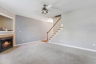 2120 Piney Brook Rd, Unit 103 in Raleigh, NC - Foto de edificio - Building Photo