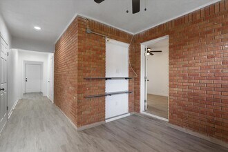 10205 Old Manchaca Rd in Austin, TX - Building Photo - Building Photo