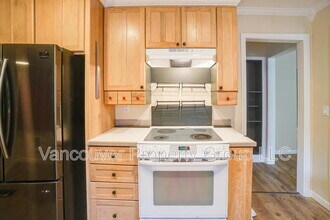 24 Algona Dr in Vancouver, WA - Building Photo - Building Photo