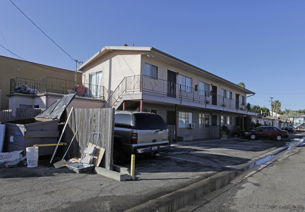 2027-29 Harbor Blvd in Costa Mesa, CA - Building Photo