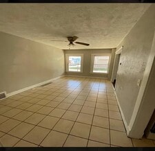9701 Denison Ave, Unit Down Rear in Cleveland, OH - Foto de edificio - Building Photo