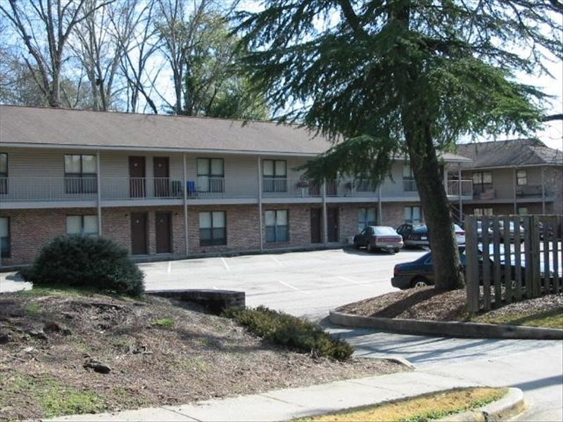 Foxborough Apartments in Auburn, AL - Building Photo