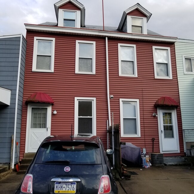 208 Ella St in Pittsburgh, PA - Building Photo - Building Photo