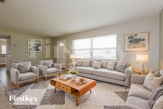 11525 59th Terrace, Unit 2 in Seminole, FL - Building Photo - Building Photo