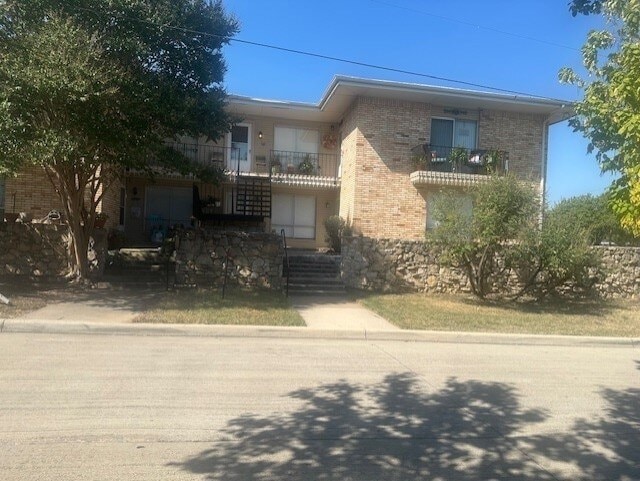 property at 5101 Pershing Ave