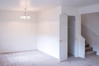 1953 Marie Ave in Rosamond, CA - Building Photo - Building Photo