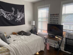 783 Parker St, Unit 3 in Boston, MA - Foto de edificio - Building Photo