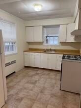 221 Everett Pl, Unit A - Downstairs in Englewood, NJ - Foto de edificio - Building Photo