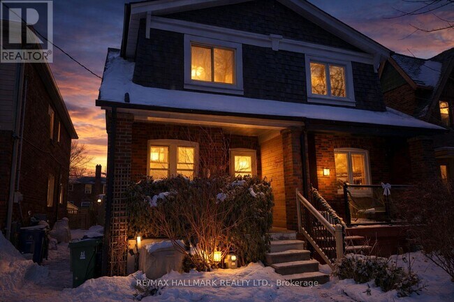 56 Highfield Rd in Toronto, ON - Building Photo - Building Photo