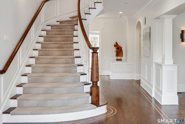 1421 Oenoke Ridge in New Canaan, CT - Building Photo - Building Photo