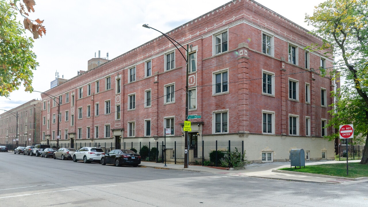 1147 E 61st St in Chicago, IL - Building Photo