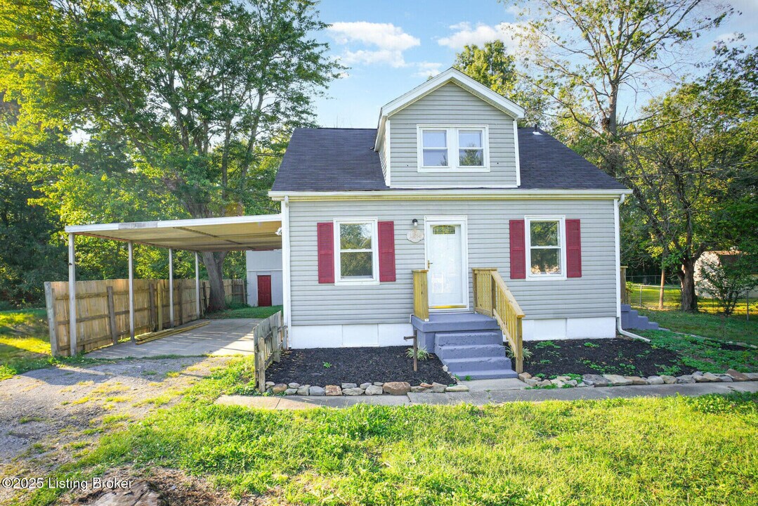 13714 S Blakely Ln in Louisville, KY - Building Photo