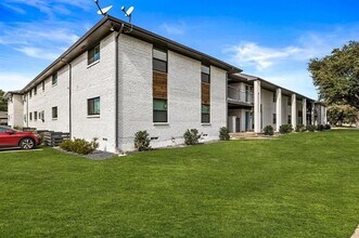 3929 Inwood Rd in Dallas, TX - Building Photo - Building Photo