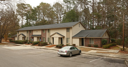 Steeplechase Apartments in Camden, SC - Building Photo - Building Photo