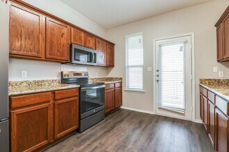 2325 Wildwood Ln in Denton, TX - Building Photo - Building Photo