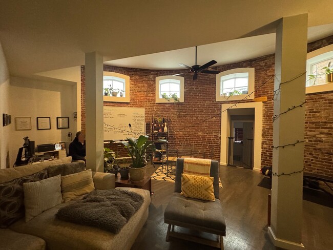 20 Bow St, Unit 17-3 in Somerville, MA - Foto de edificio - Building Photo
