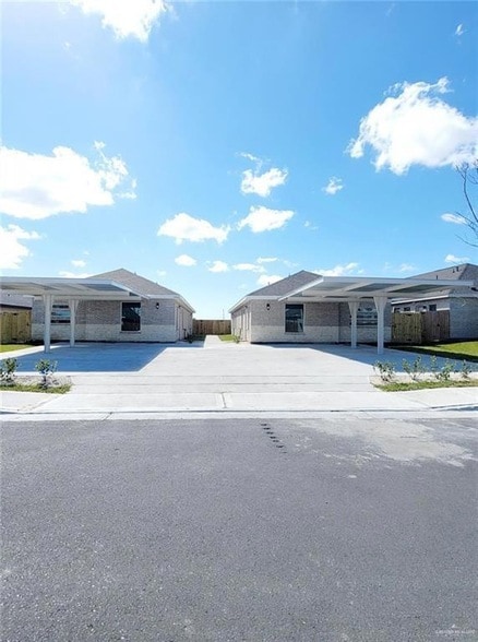 5805 Nightingale Ave, Unit 2 in McAllen, TX - Building Photo - Building Photo