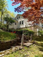 15 Laurel St in Chester, CT - Building Photo - Building Photo