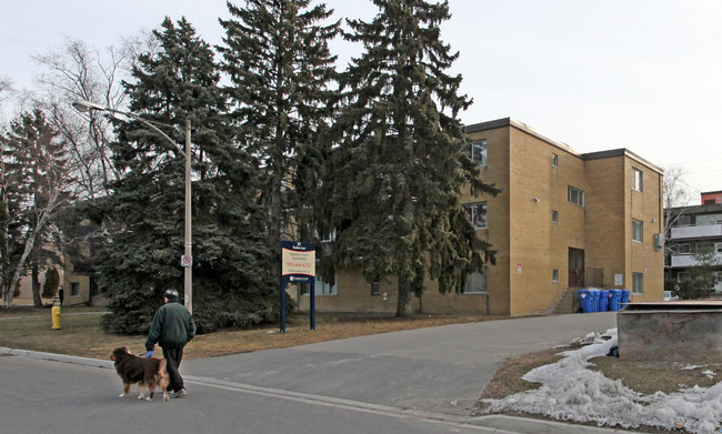 Reedaire Court Apartments in Whitby, ON - Building Photo - Building Photo