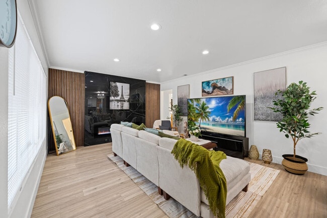 606 S Sunshine Ave in El Cajon, CA - Building Photo - Building Photo