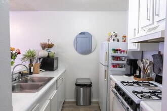 1400 E Palm Canyon Dr in Palm Springs, CA - Building Photo - Building Photo