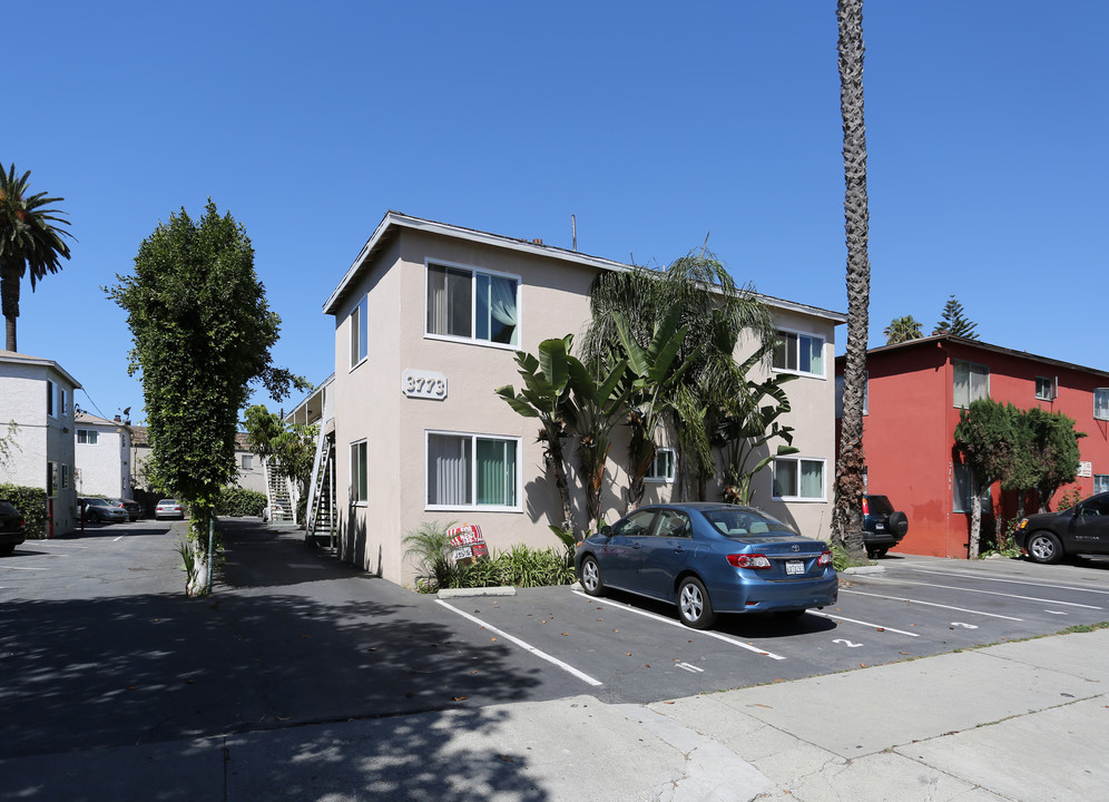 3773 S Barrington Ave in Los Angeles, CA - Building Photo