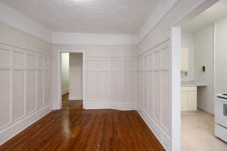 717 W 177th St, Unit 4 in New York, NY - Building Photo - Building Photo