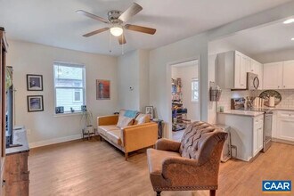 1304 Poplar St in Charlottesville, VA - Foto de edificio - Building Photo