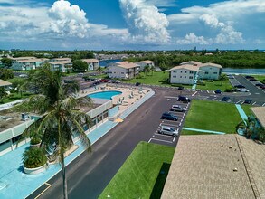 880 Horizon W in Boynton Beach, FL - Building Photo - Building Photo