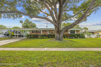 325 Jamaica Dr in Merritt Island, FL - Building Photo - Building Photo