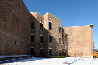 Fifth Street Terraces in Louisville, KY - Foto de edificio - Building Photo