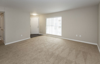 Oakdale Springs Apartments in Colorado Springs, CO - Foto de edificio - Building Photo