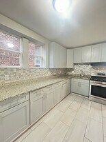 7653 S Essex Ave in Chicago, IL - Building Photo