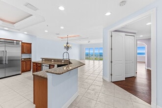 1431 S Atlantic Ave, Unit 302 in Cocoa Beach, FL - Building Photo - Building Photo