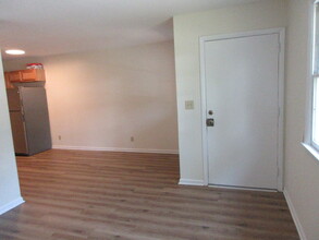 120 Raymond Ave, Unit B in Charlottesville, VA - Building Photo - Building Photo